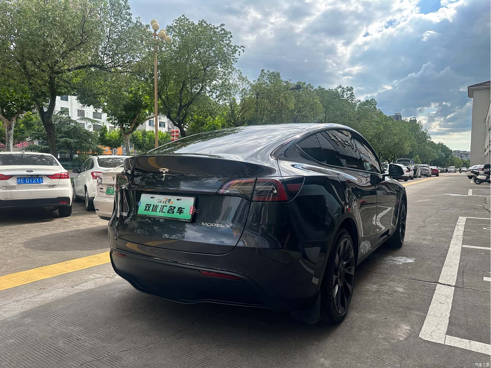 Tesla Model Y, 2024 9