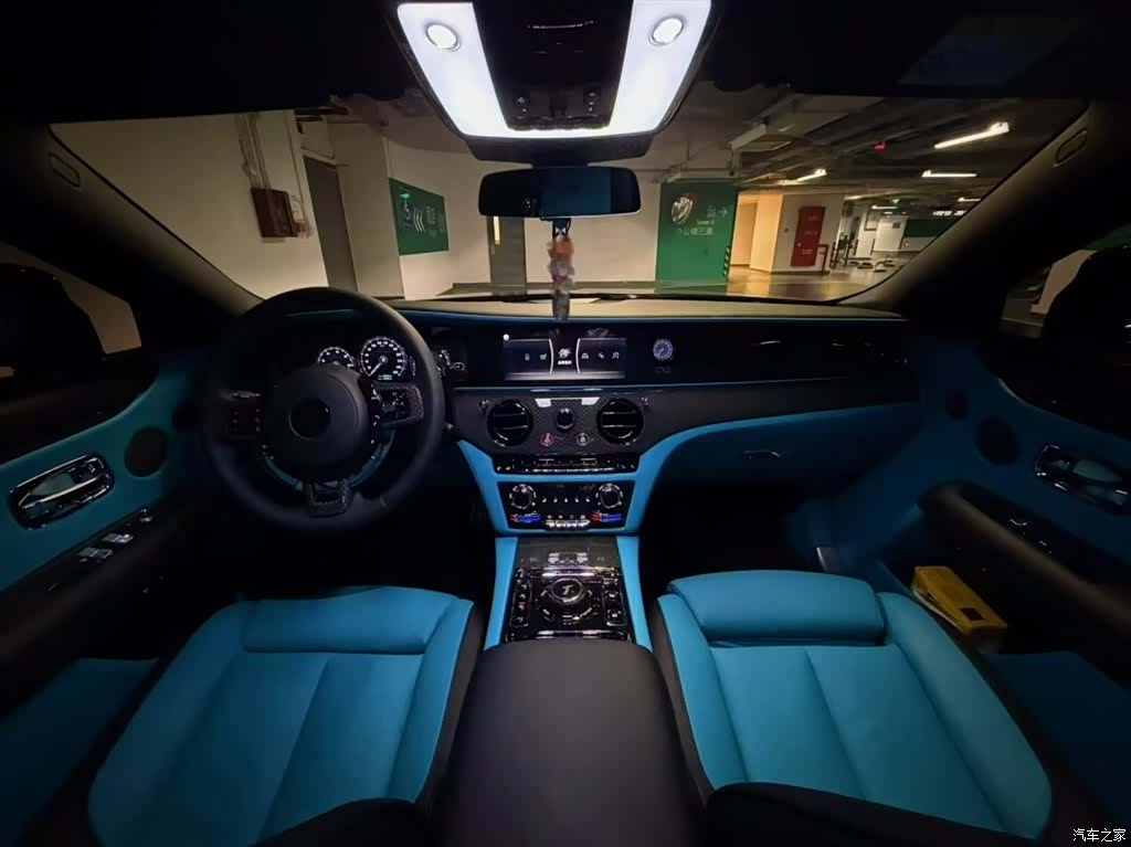 Rolls-Royce Ghost, 2023 4
