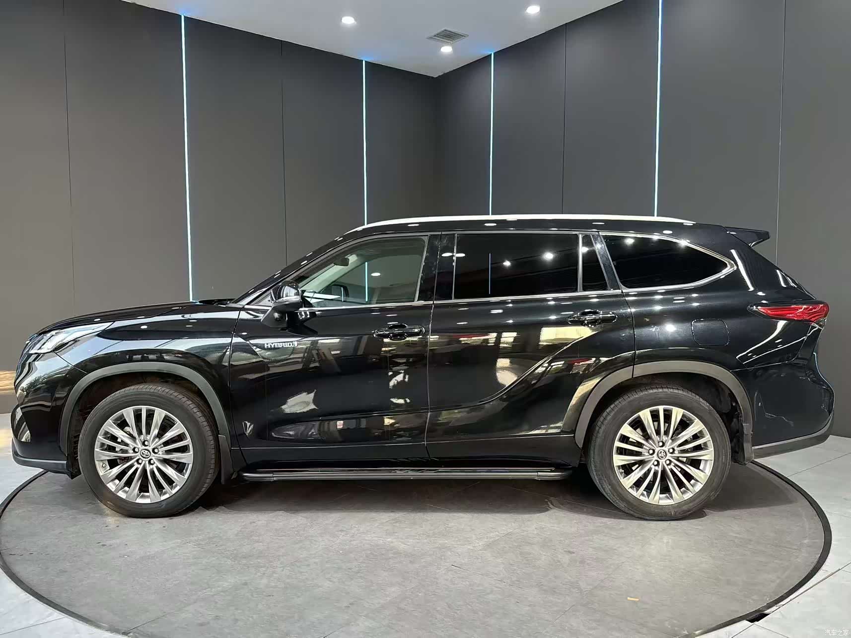 Toyota Highlander, 2023 все фото