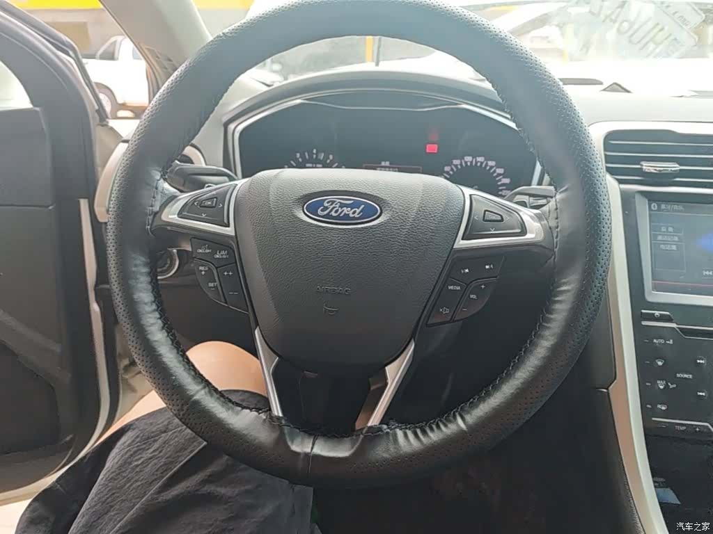 Ford Mondeo, 2014 11