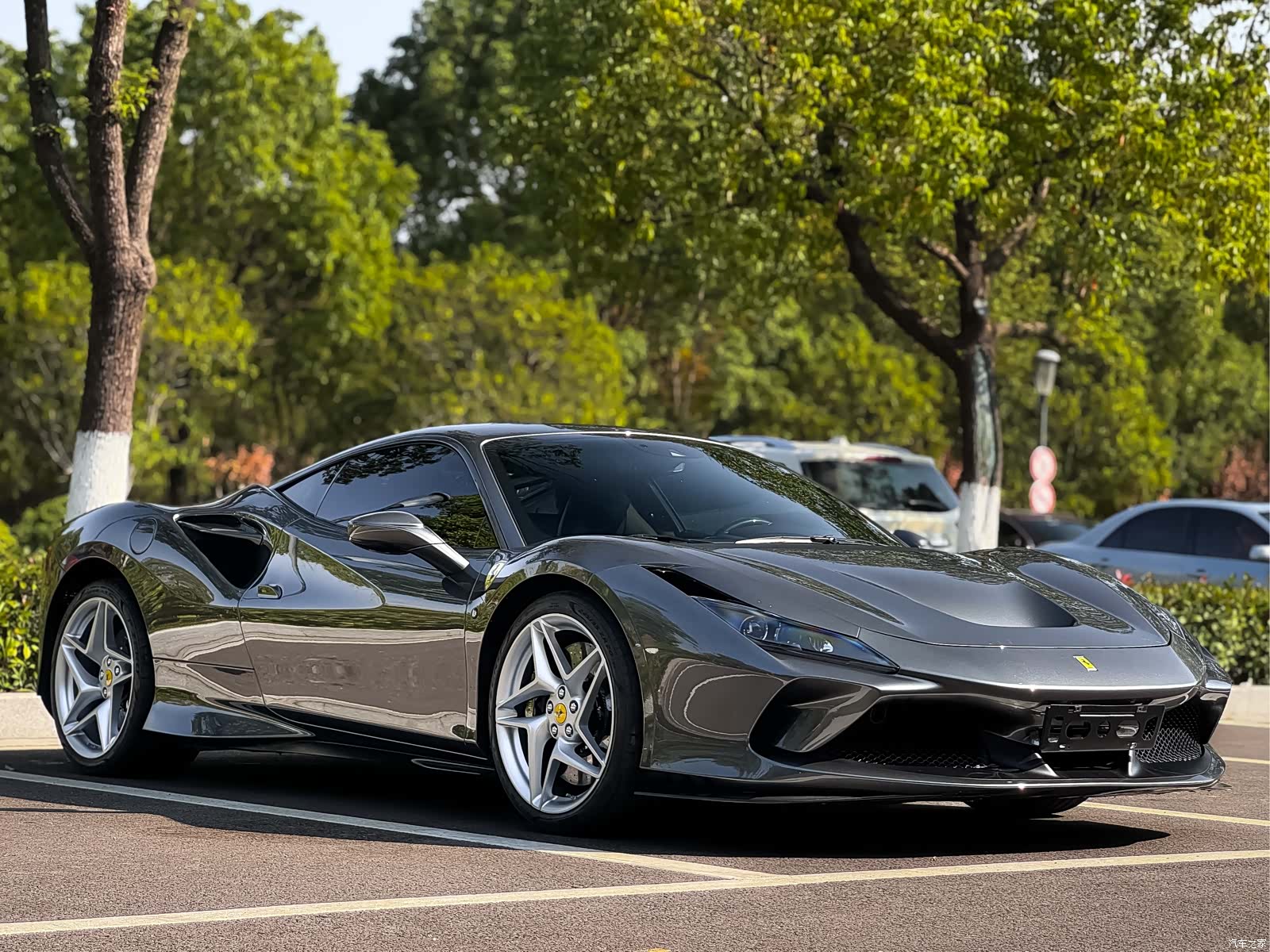 Ferrari F8, 2021 7