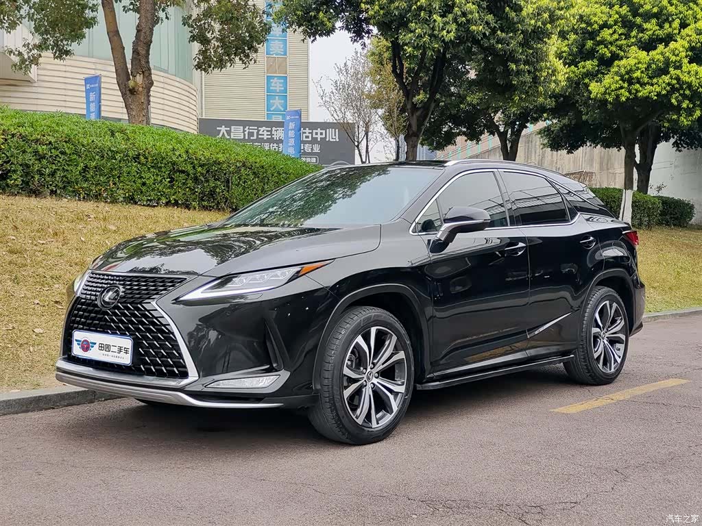 Lexus RX, 2021 1