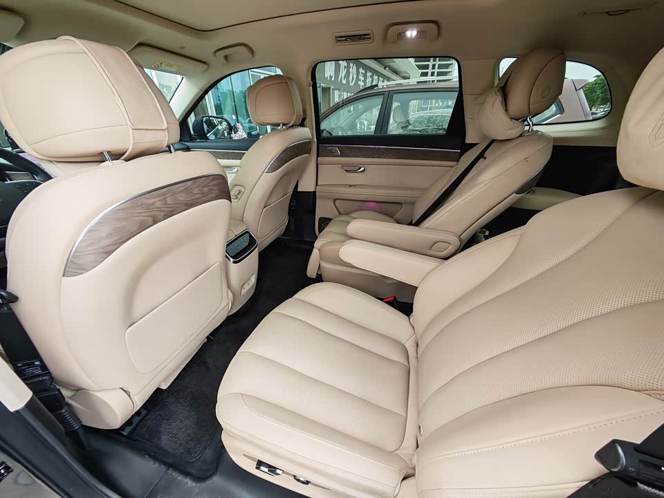 AITO Ask the world M7