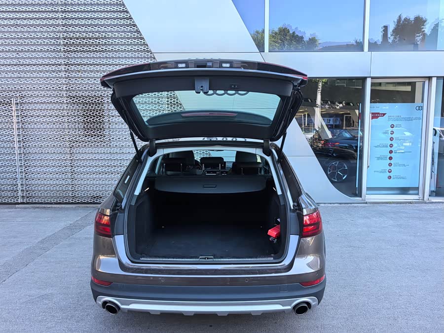 Audi A4 2017, фото 4