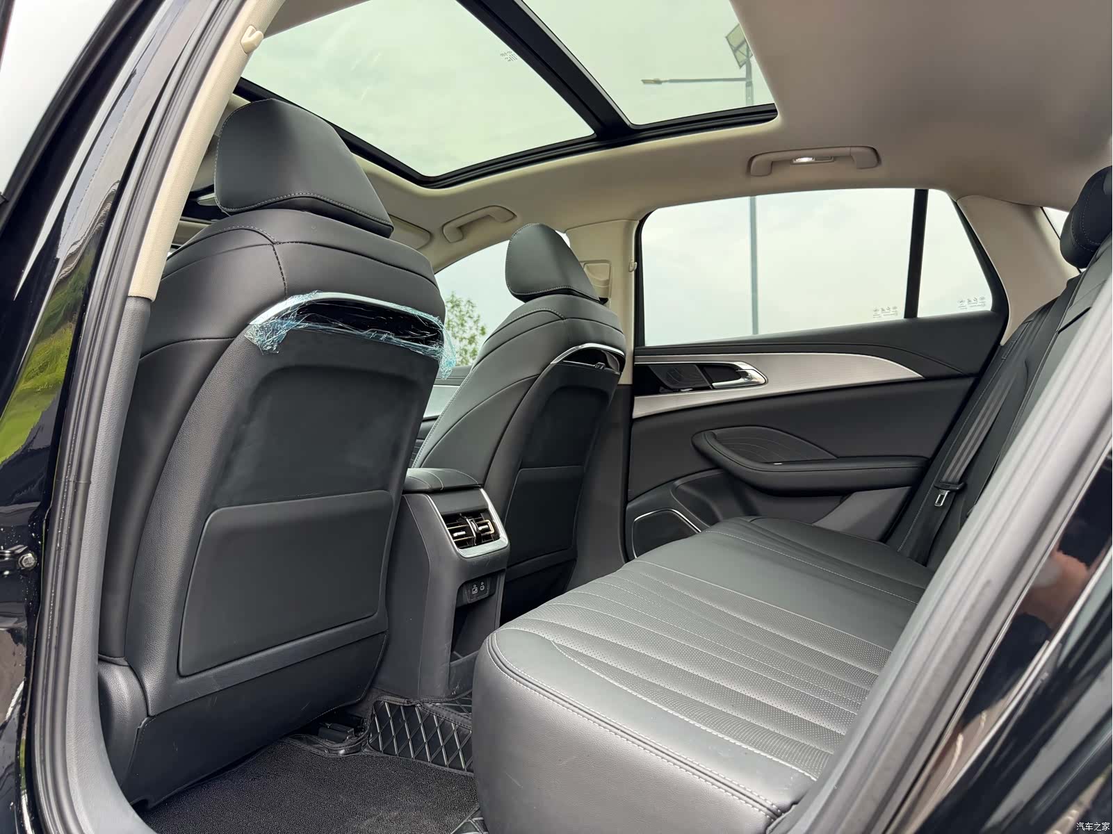 Hongqi H5, 2023 все фото
