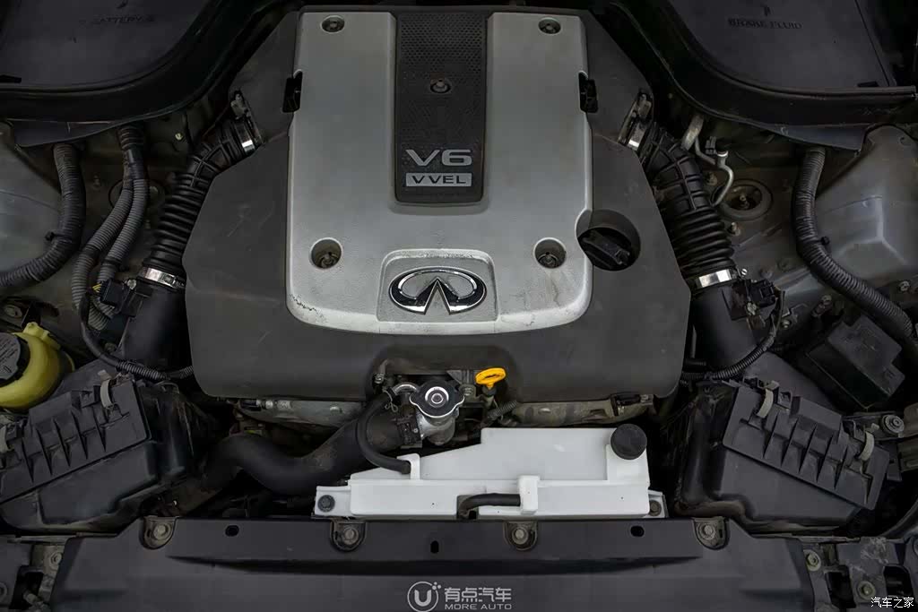 Infiniti G37, 2011 15