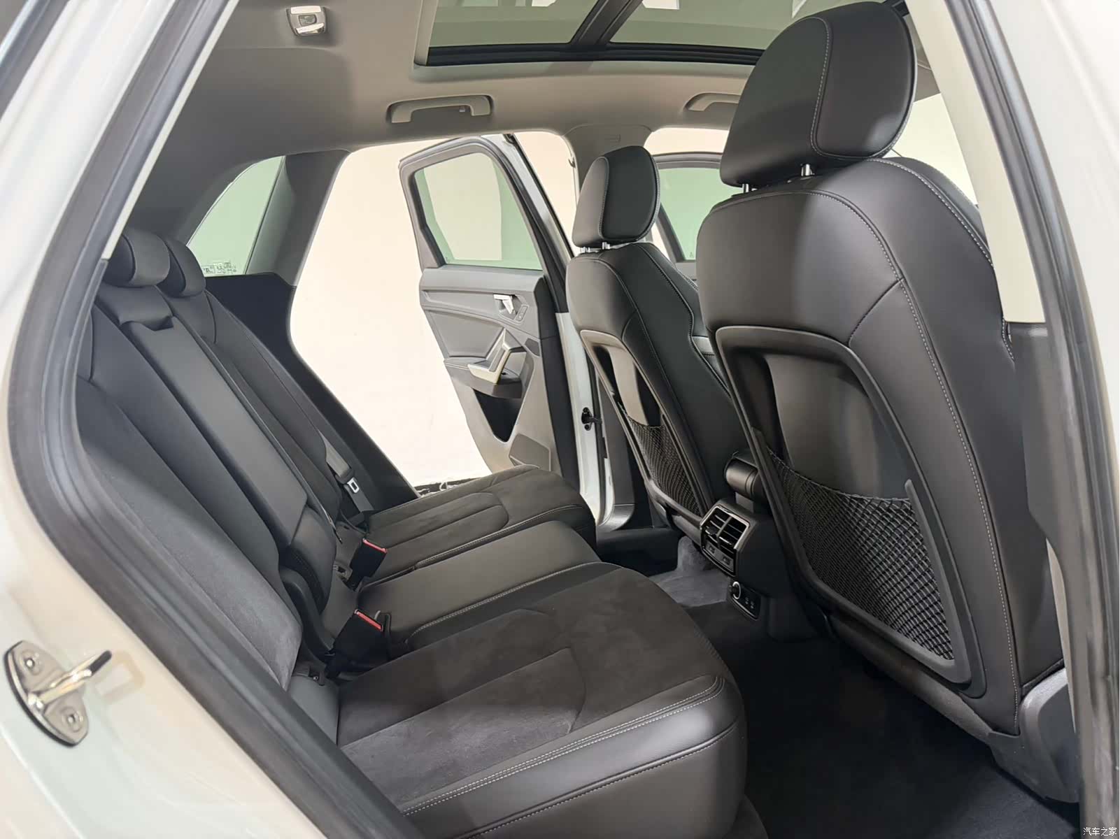 Audi Q3, 2023 11