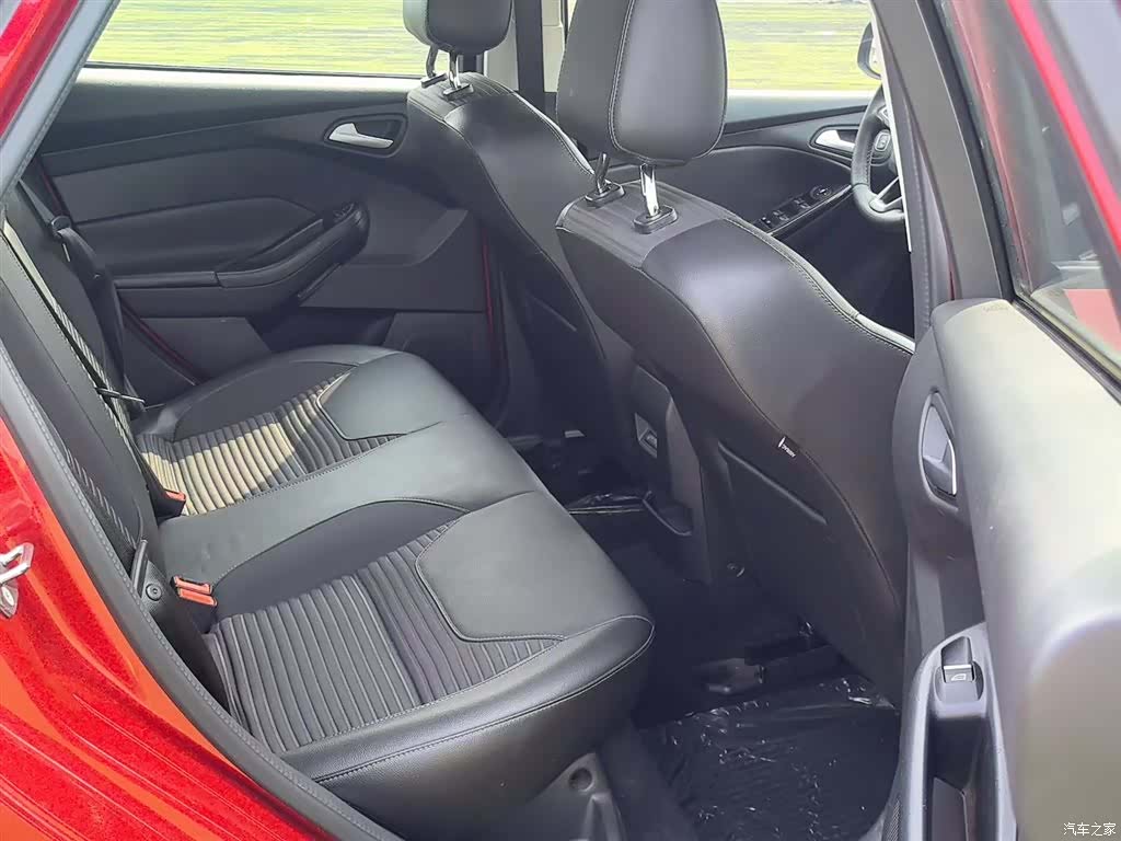 Ford Focus, 2016 8