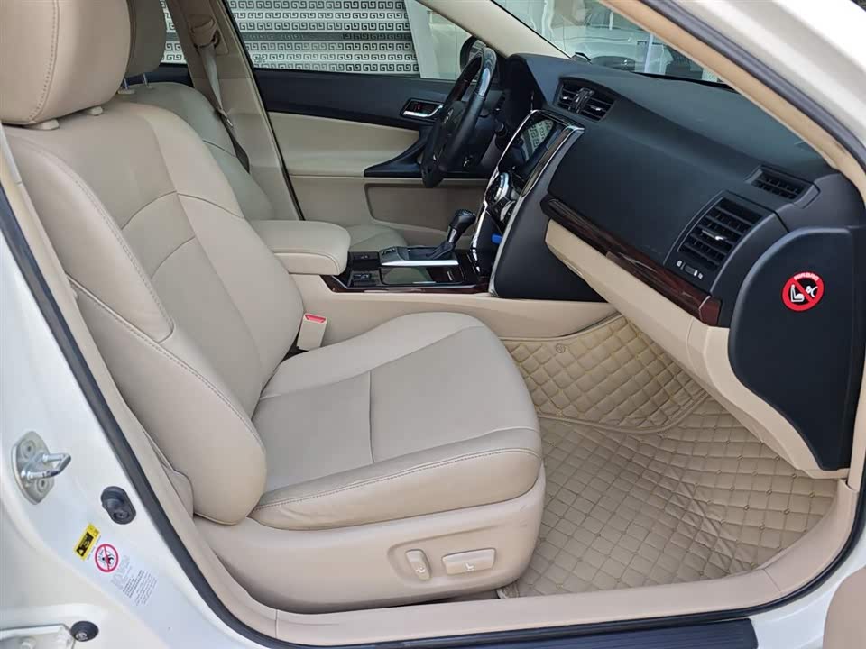 Toyota Reiz Toyota Reiz