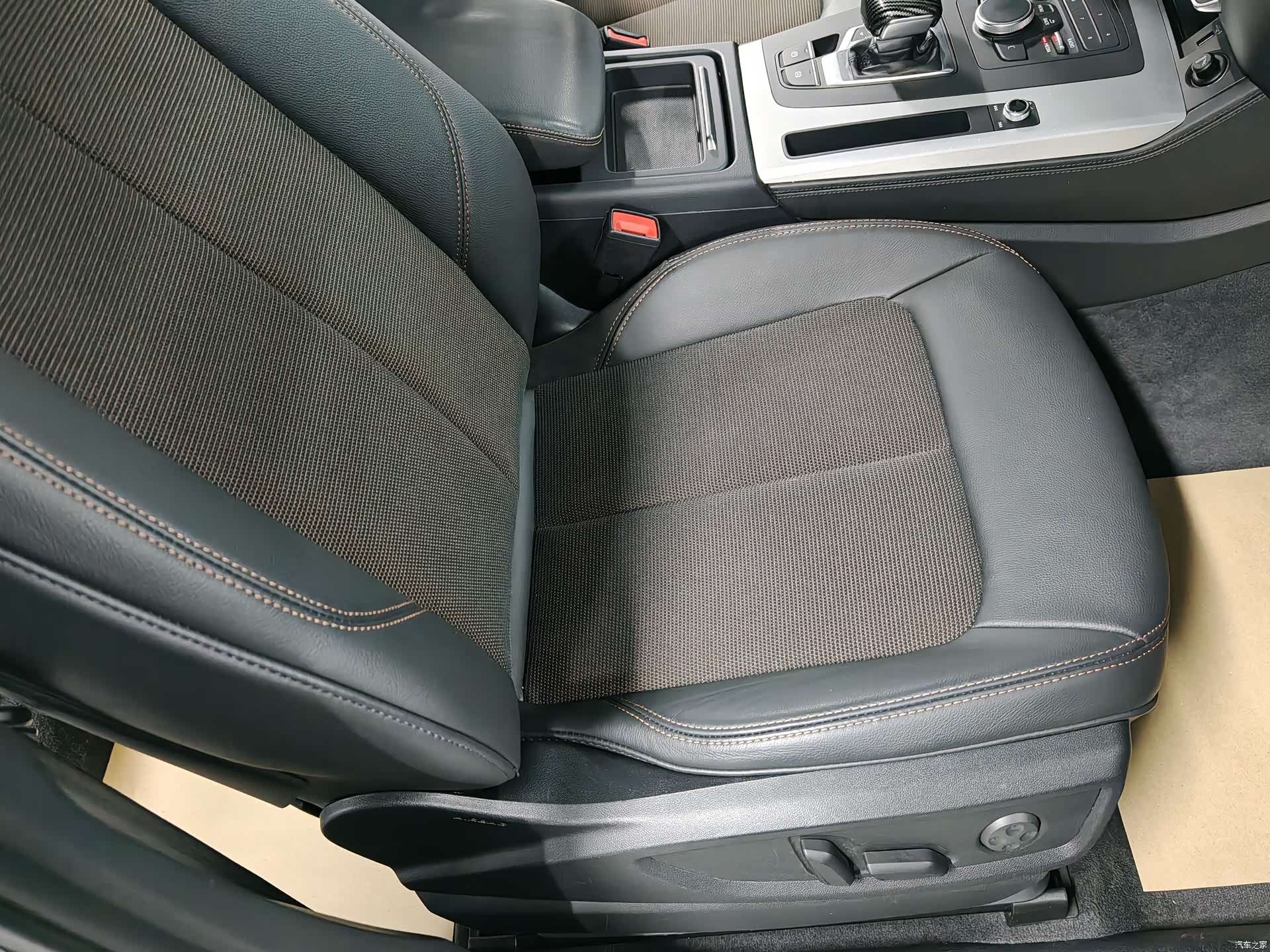 Audi Q5L, 2021 11