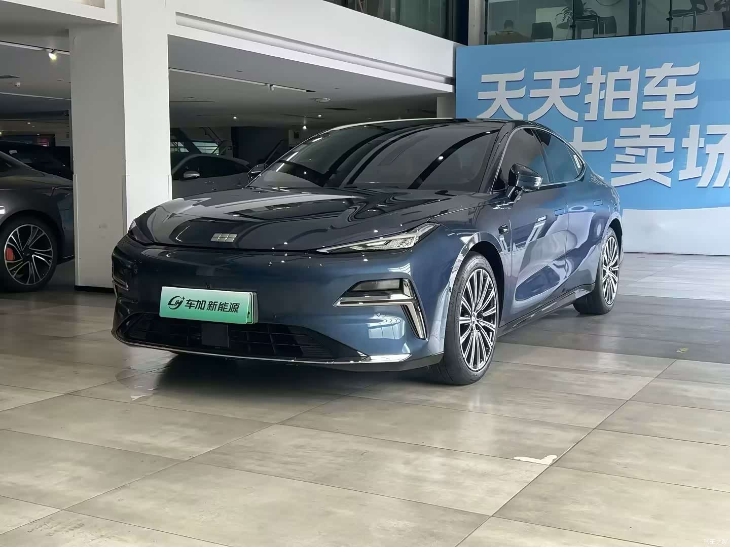 Geely 8, 2025 1