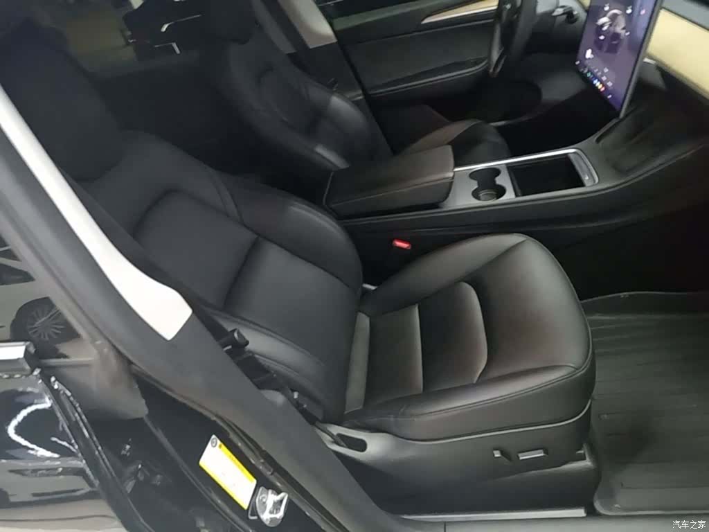 Tesla Model Y, 2023 25