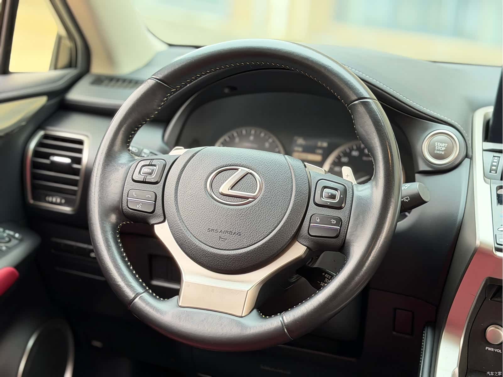 Lexus NX, 2021 15
