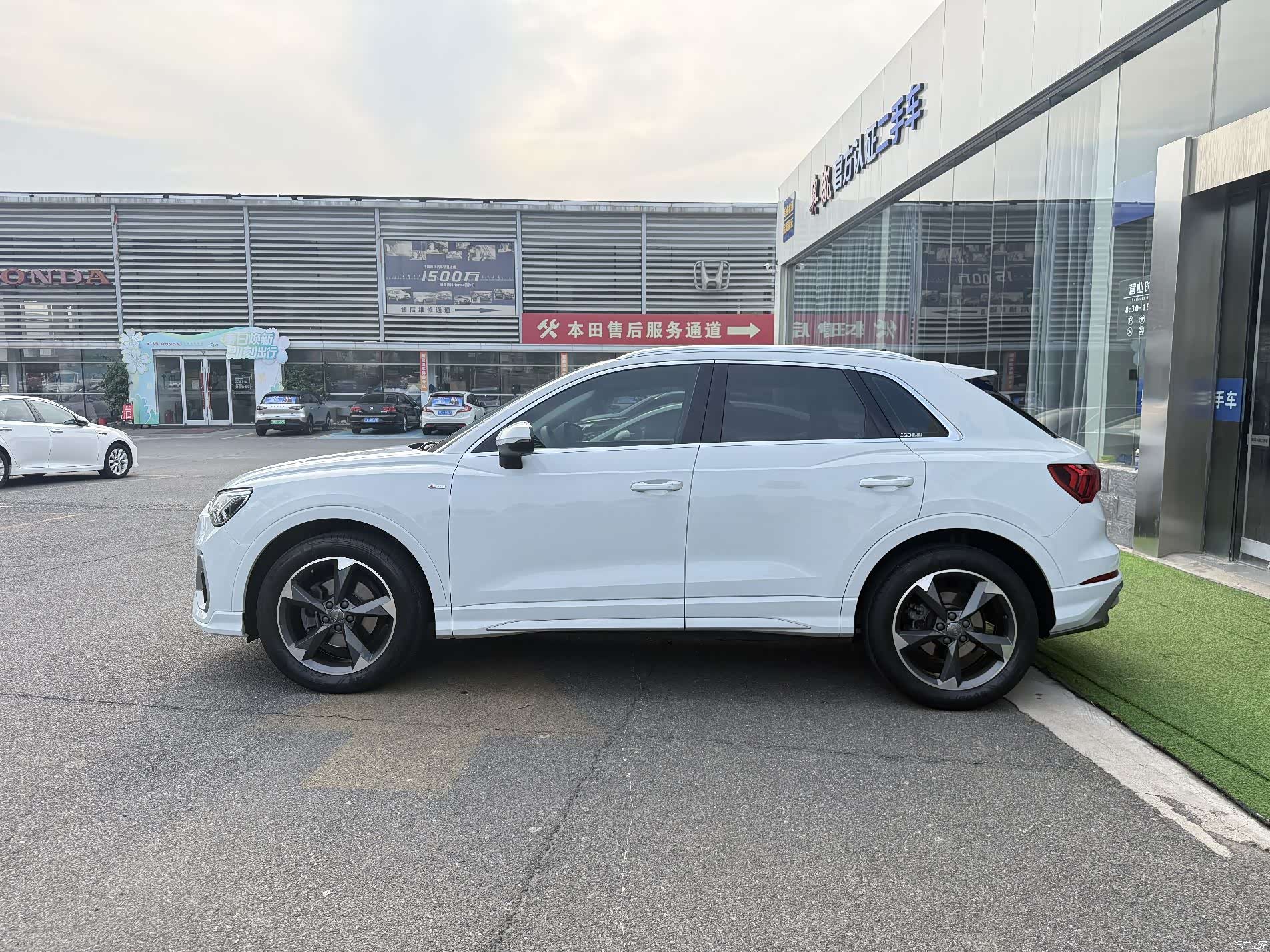 Audi Q3, 2019 3