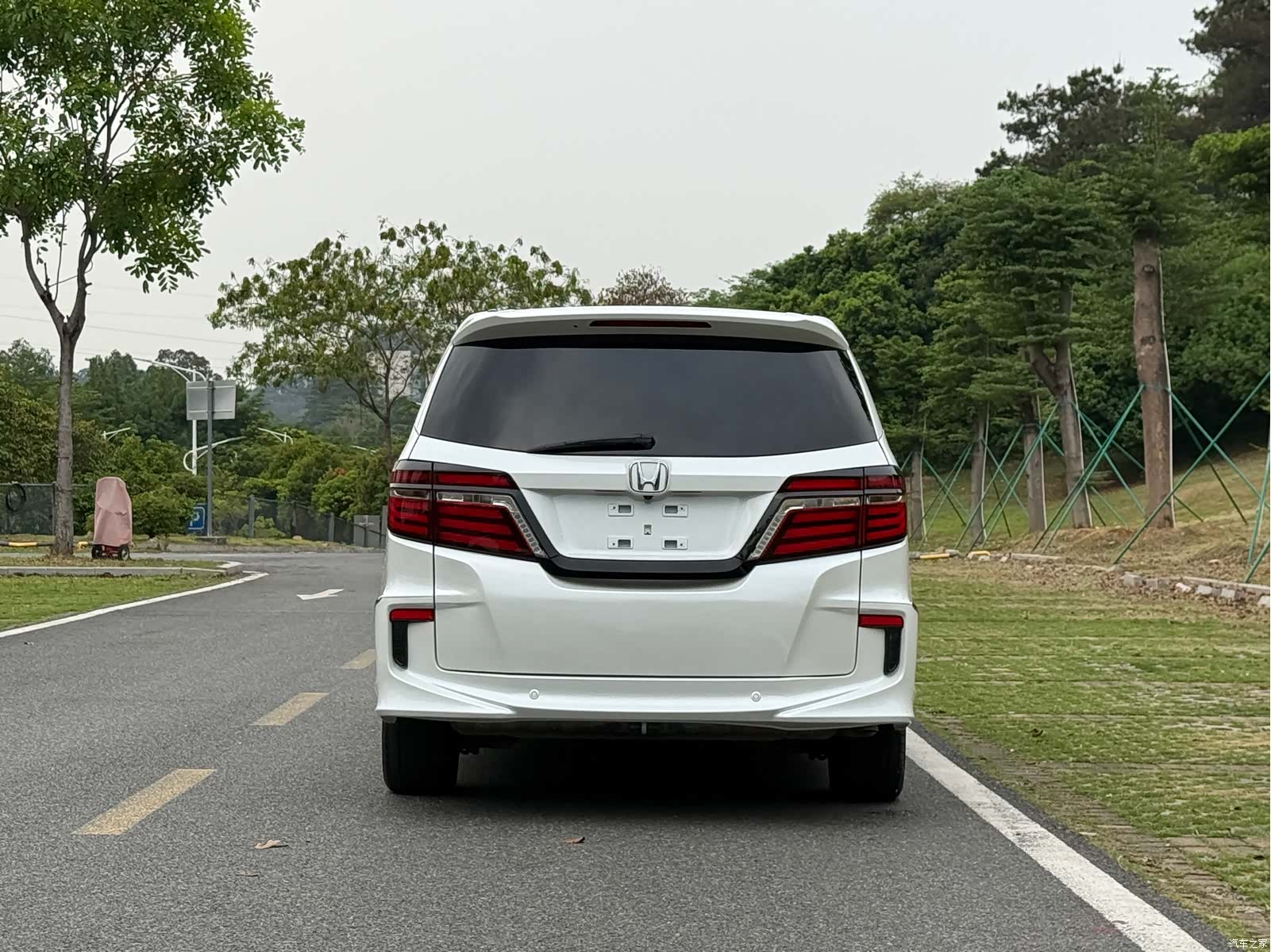 Honda Elysion, 2018 все фото