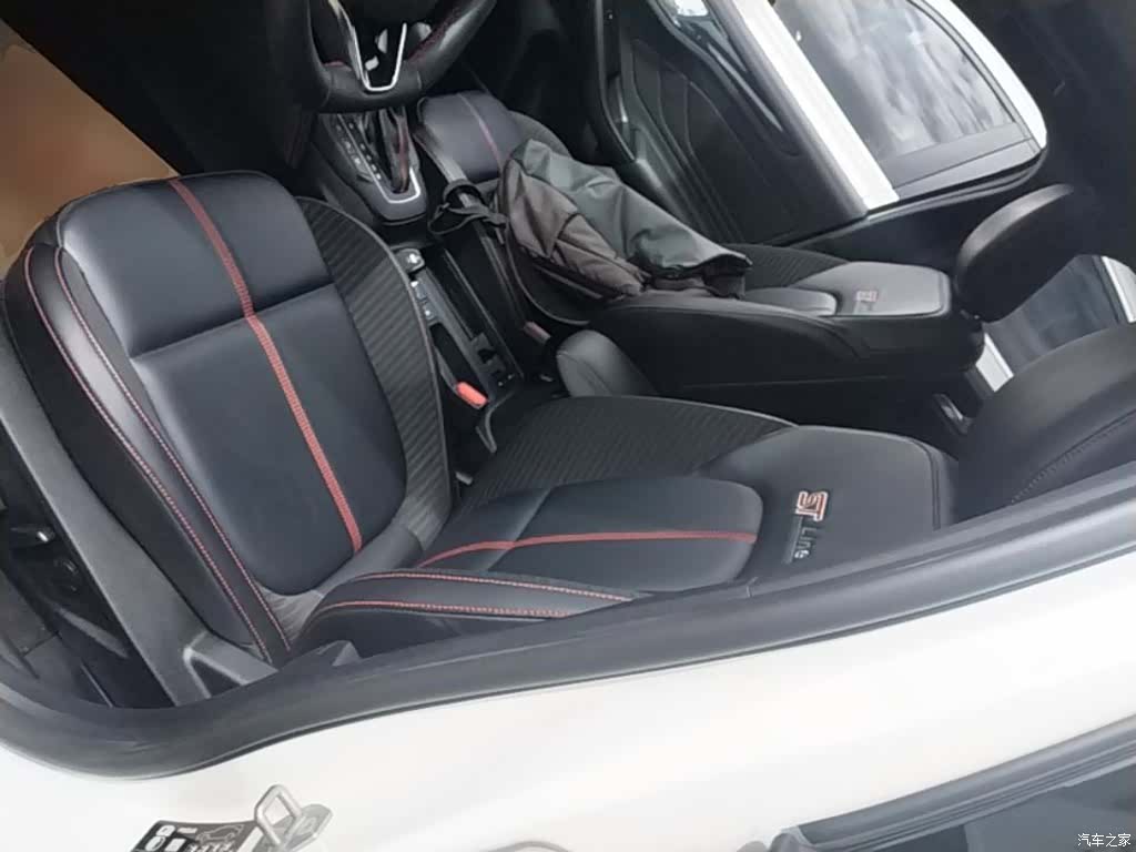 Ford Focus, 2023 15