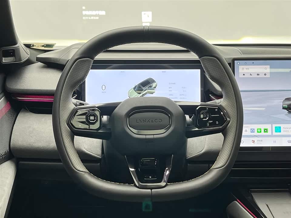 Lynk & Co 08 EM-P