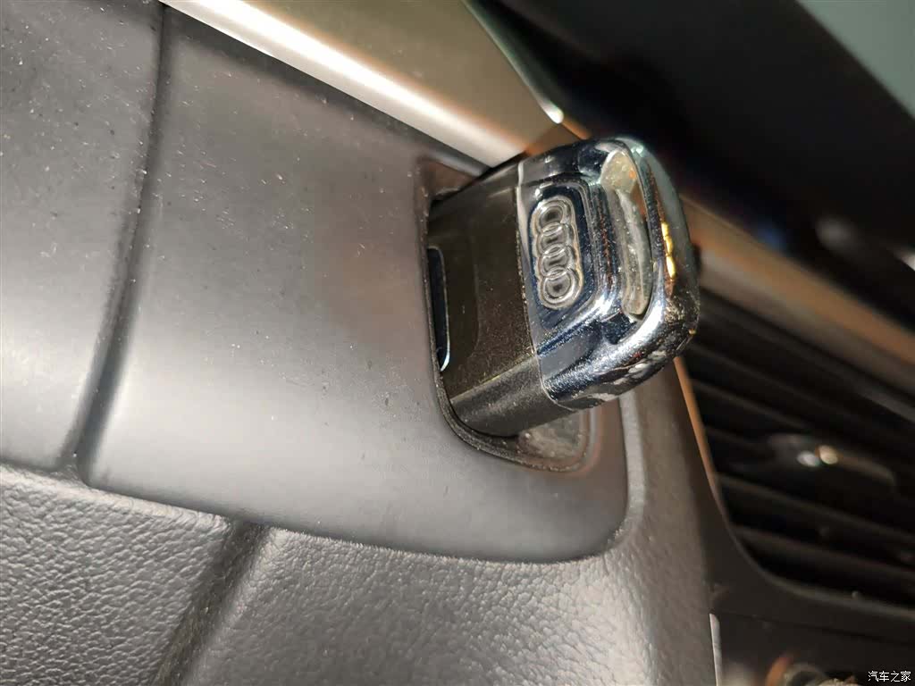 Audi A4L, 2014 14
