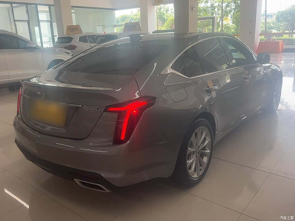 Cadillac CT5, 2023 все фото