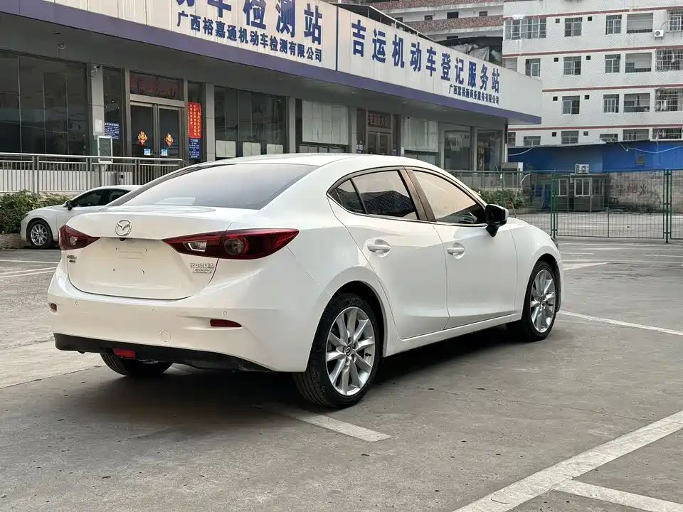 Mazda 3 Angkesaila