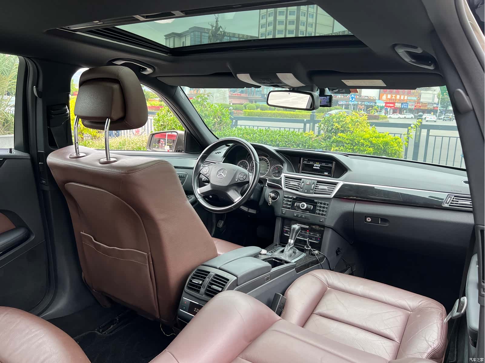Mercedes-Benz E-Class, 2010 8