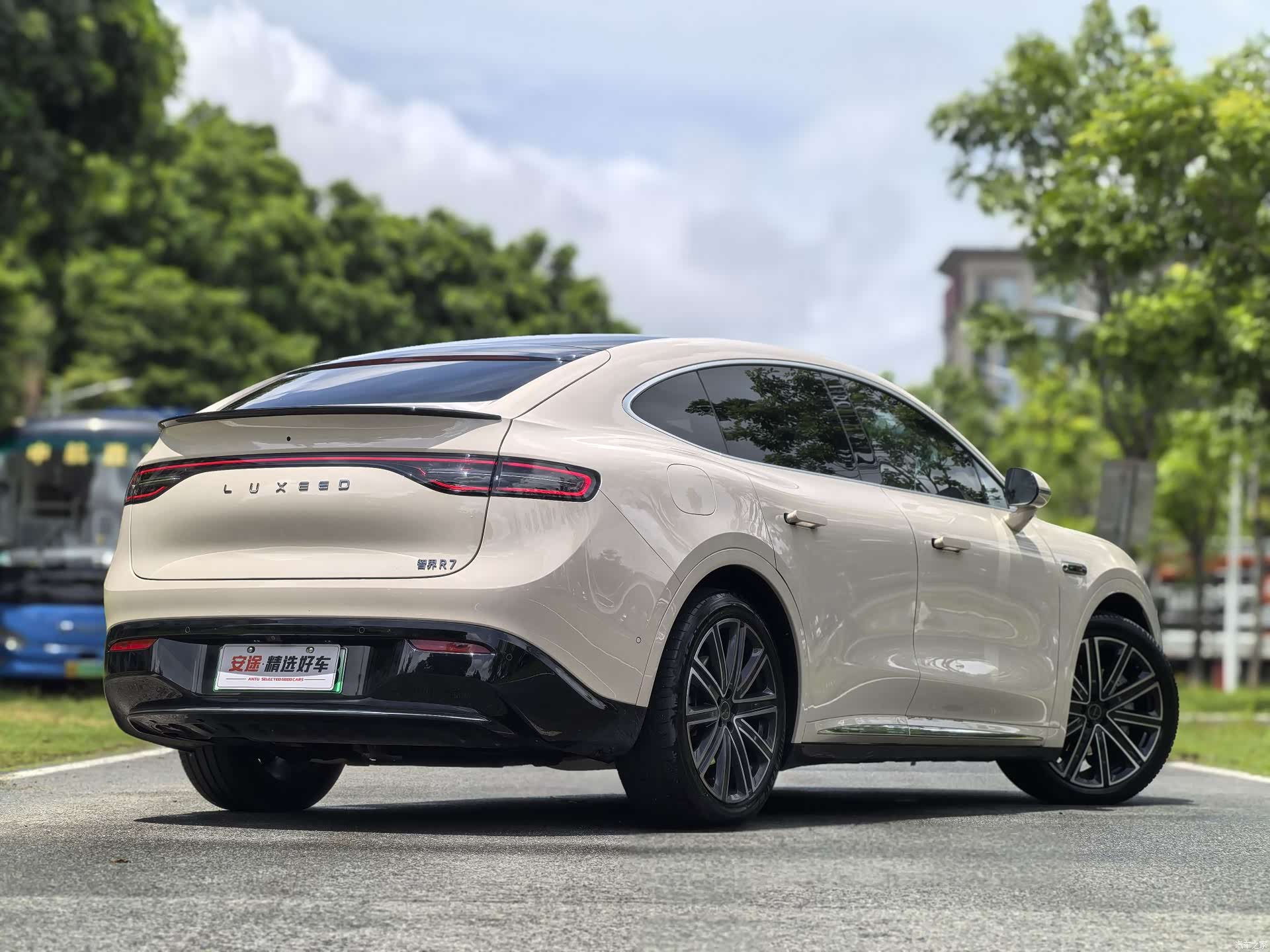 Luxeed R7, 2025 все фото