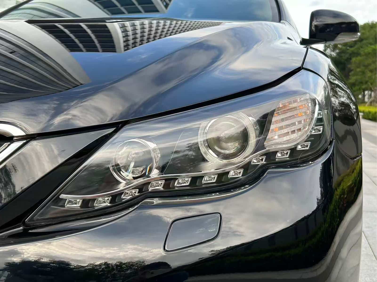 Toyota 2.5V, 2013 16