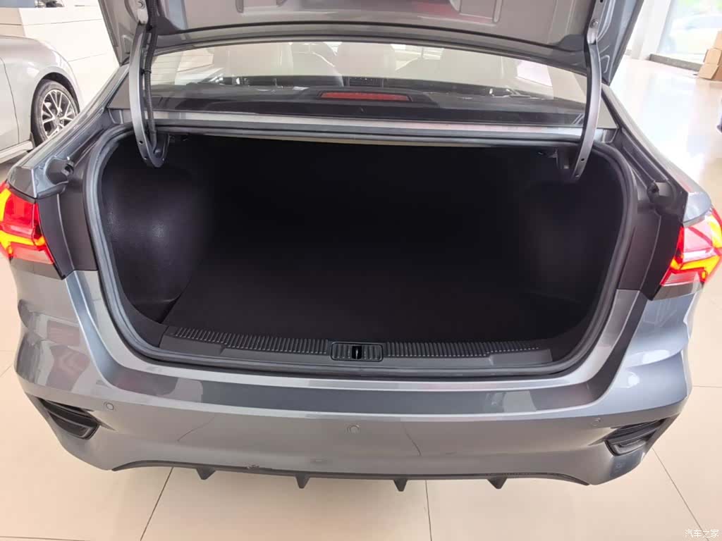 Roewe i5, 2023 19