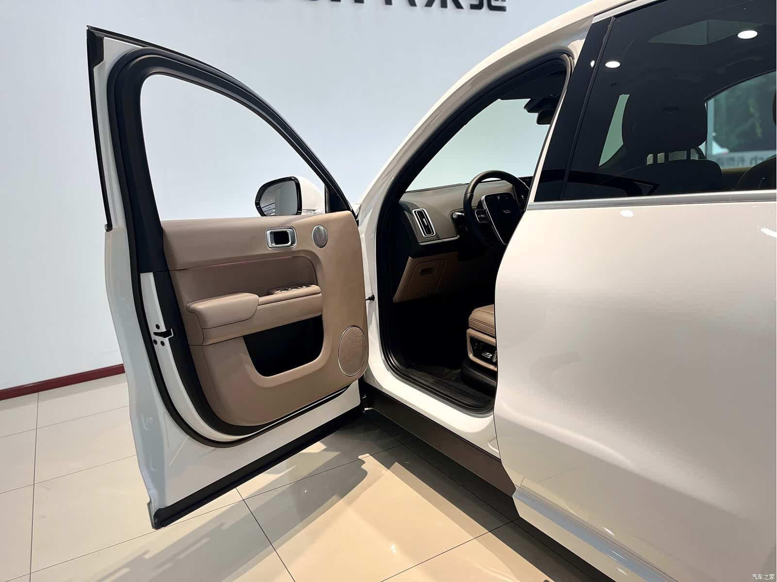 Li Auto L8, 2025 12