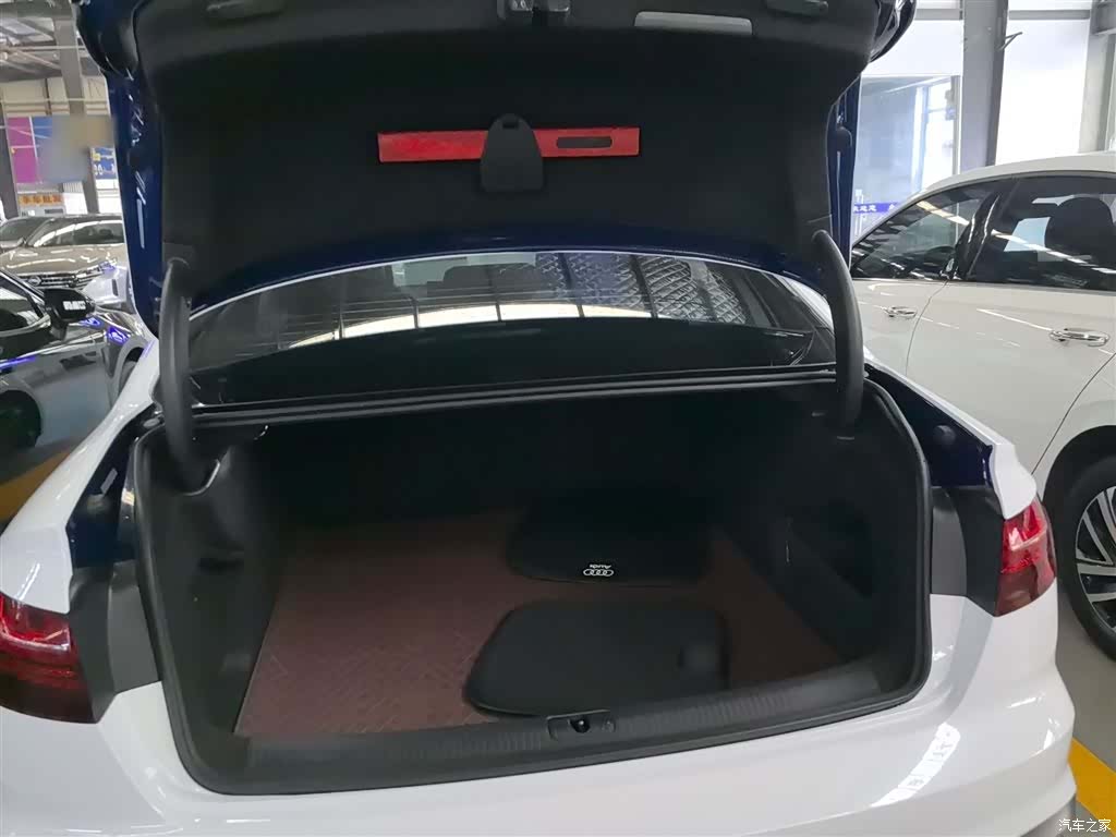 Audi A4L, 2020 15
