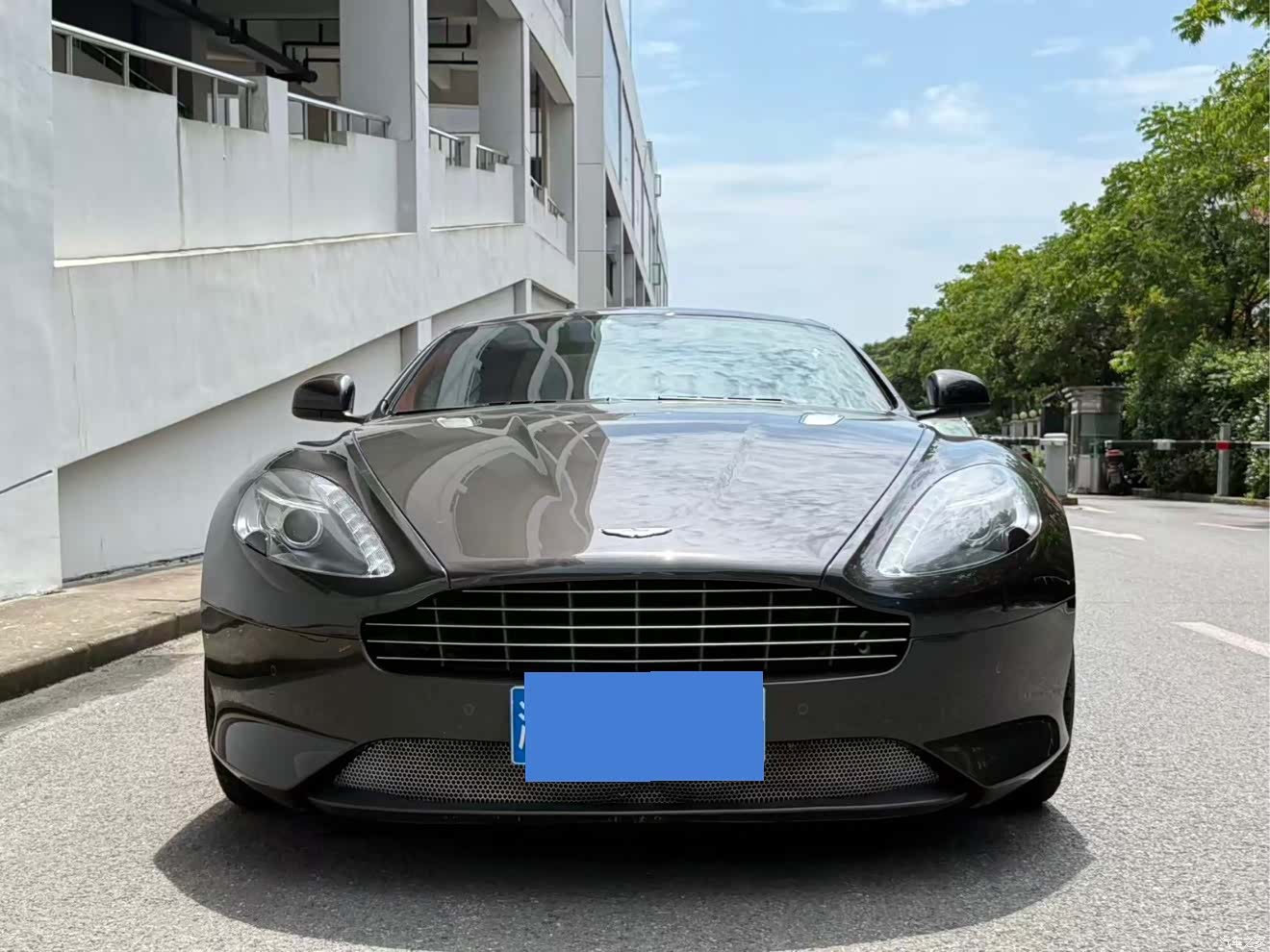 Aston Martin DB9, 2015 10