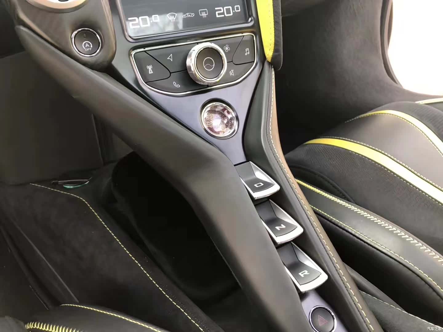 McLaren 720S, 2020 6