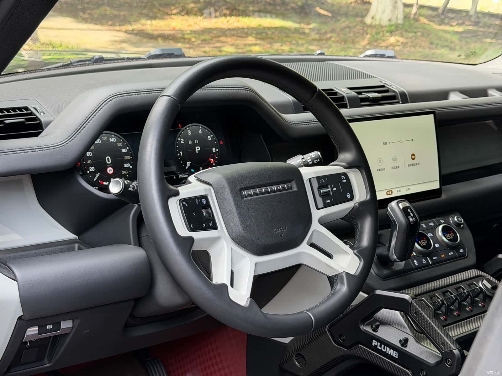 Land Rover Defender, 2024 23