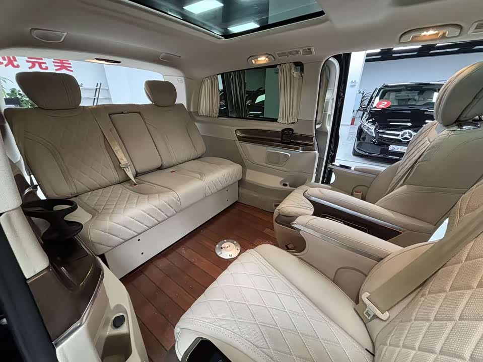 Mercedes-Benz V-class