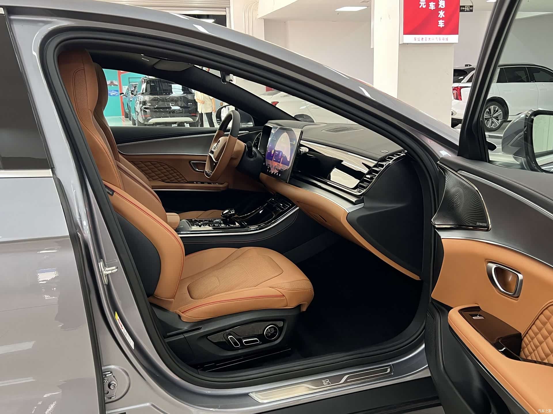 BYD Han, 2023 10