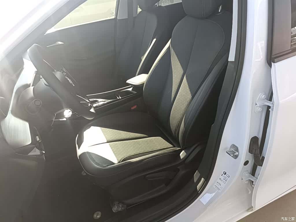 Buick Verano, 2025 15