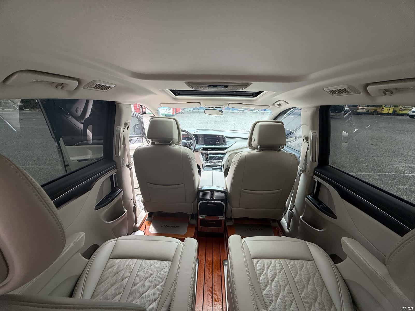 Buick GL8, 2023 9