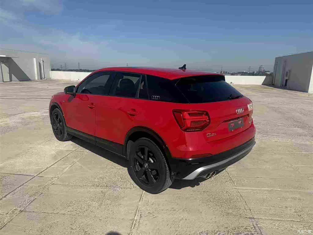 Audi Q2L, 2020 9