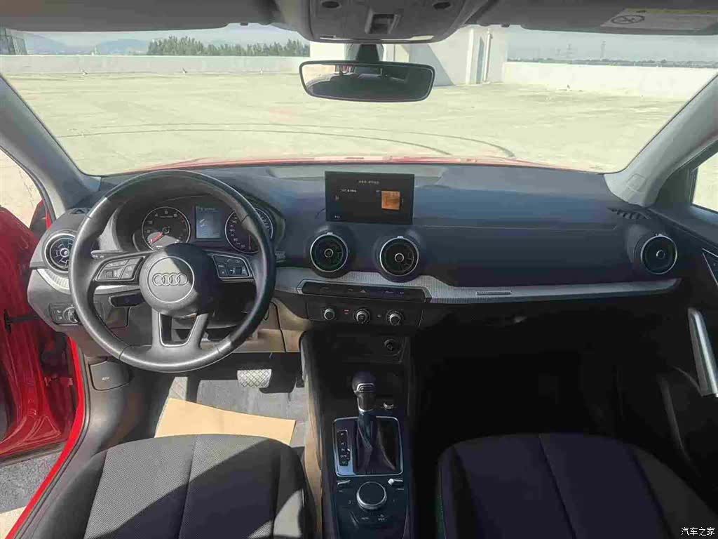 Audi Q2L, 2020 все фото