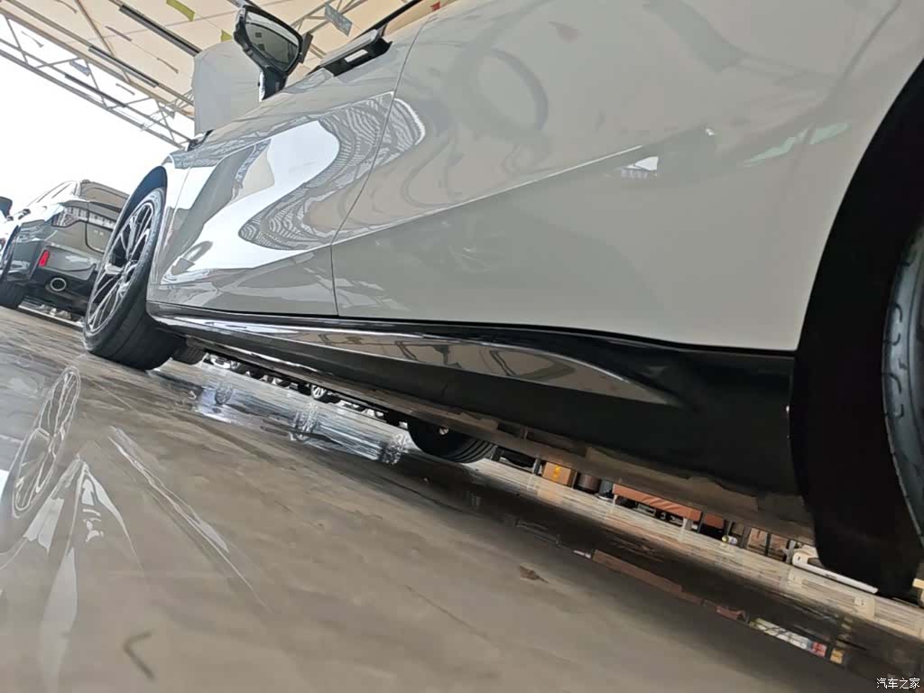 Geely E8, 2025 22