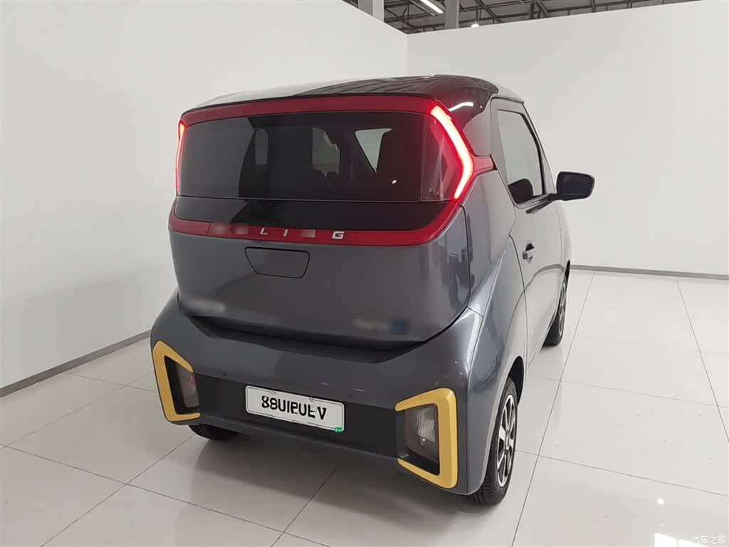 Wuling NanoEV, 2022 6