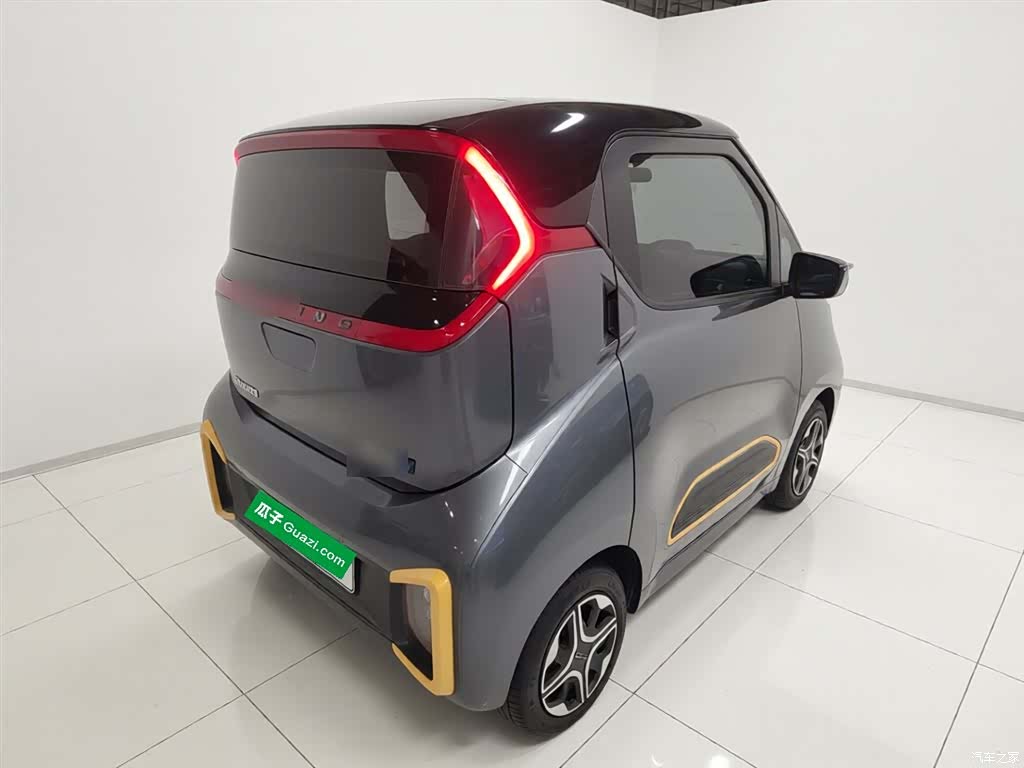 Wuling NanoEV, 2022 7