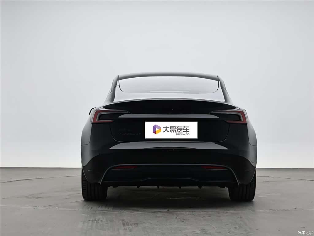 Tesla Model 3, 2026 4