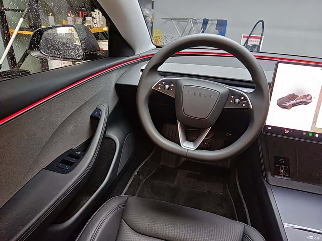 Tesla Model 3, 2025 11
