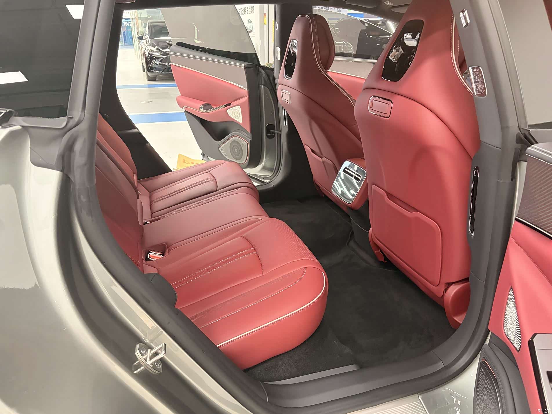 Denza Z9GT, 2026 14