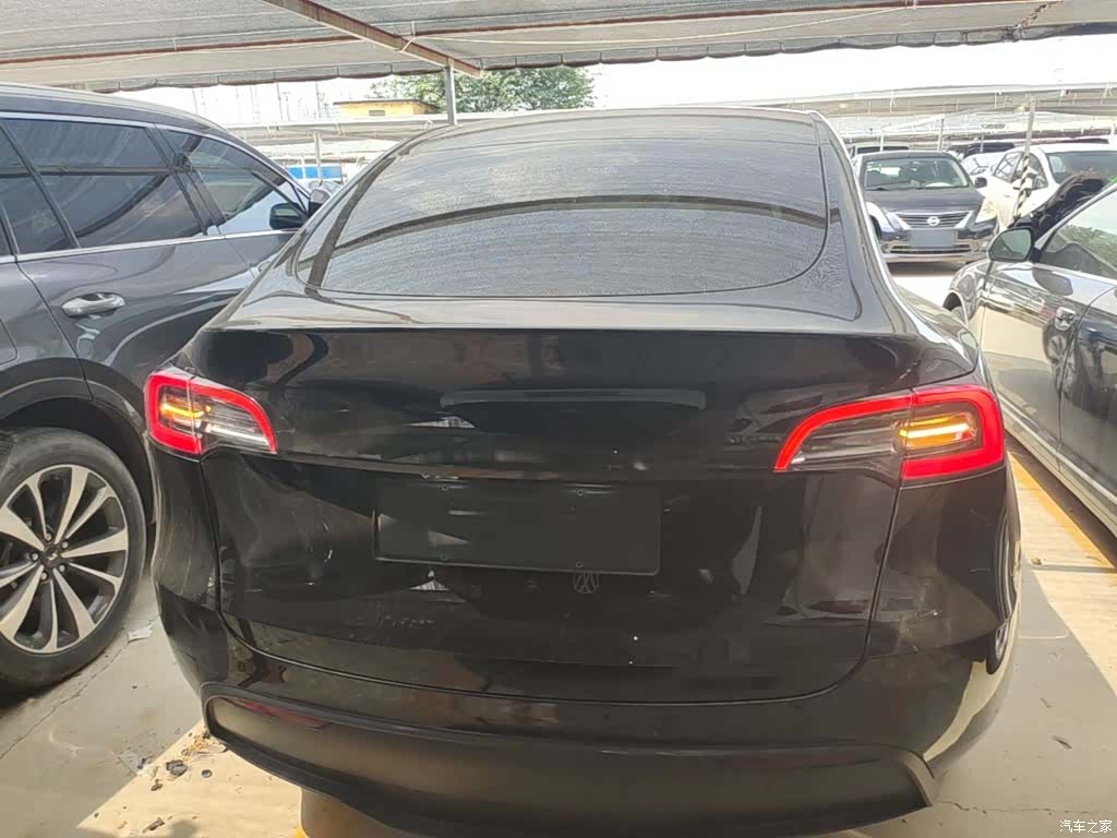 Tesla Model Y, 2023 6