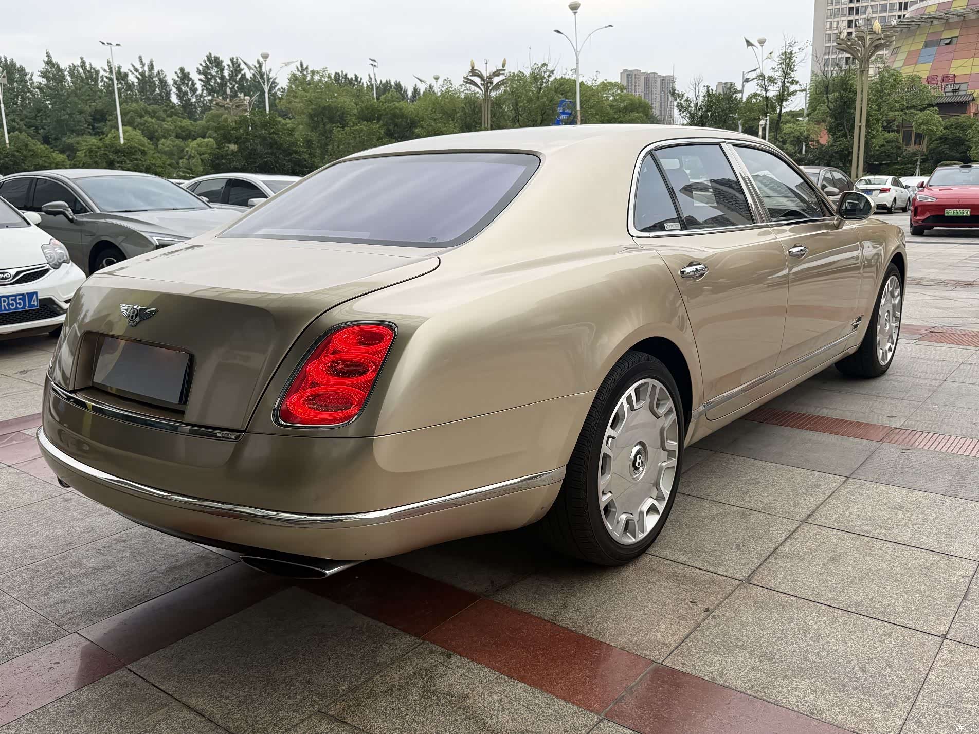 Bentley Mulsanne, 2012 6