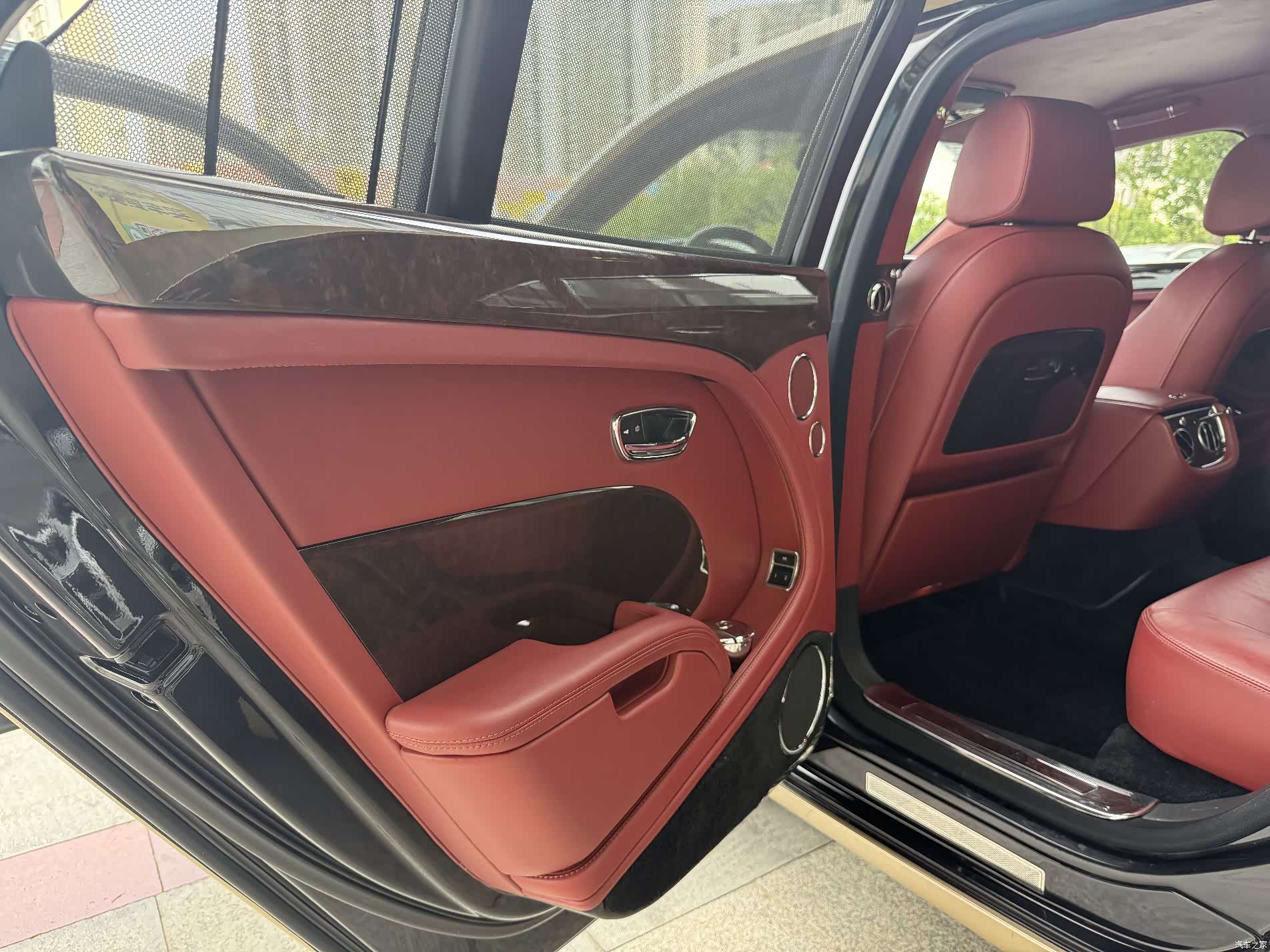 Bentley Mulsanne, 2012 16
