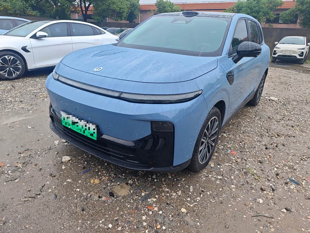 Leapmotor B10