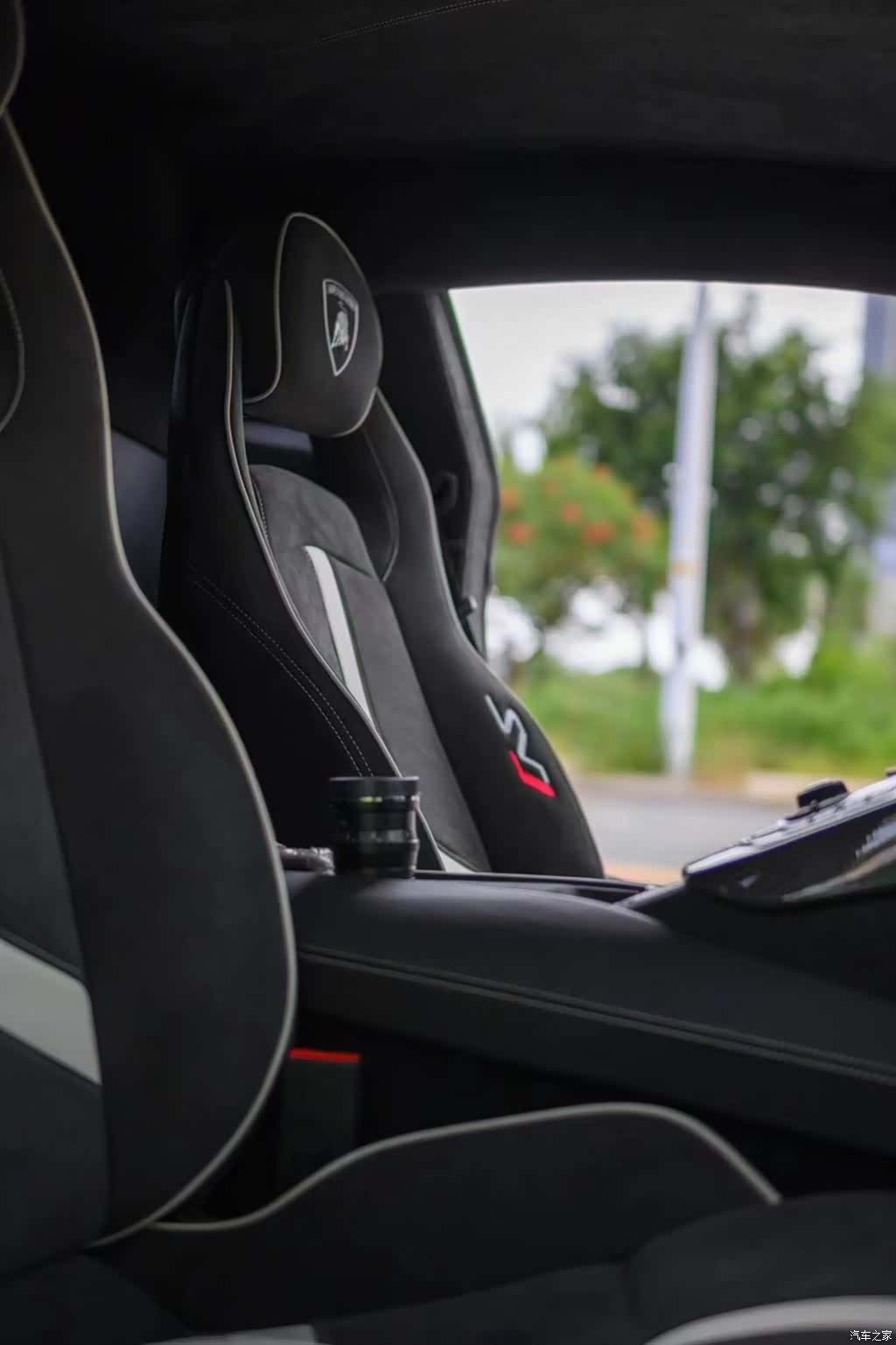 Lamborghini Aventador, 2012 8